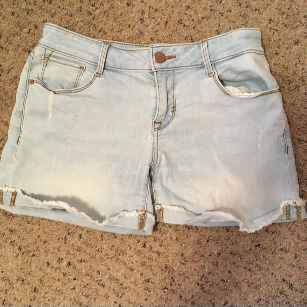 Light blue wash stretch denim jeans distressed short shorts Apt. 9 brand